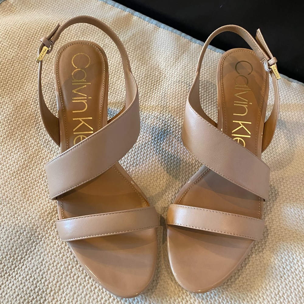 NWOT Calvin Klein Tan Sandals with Adjustable Straps